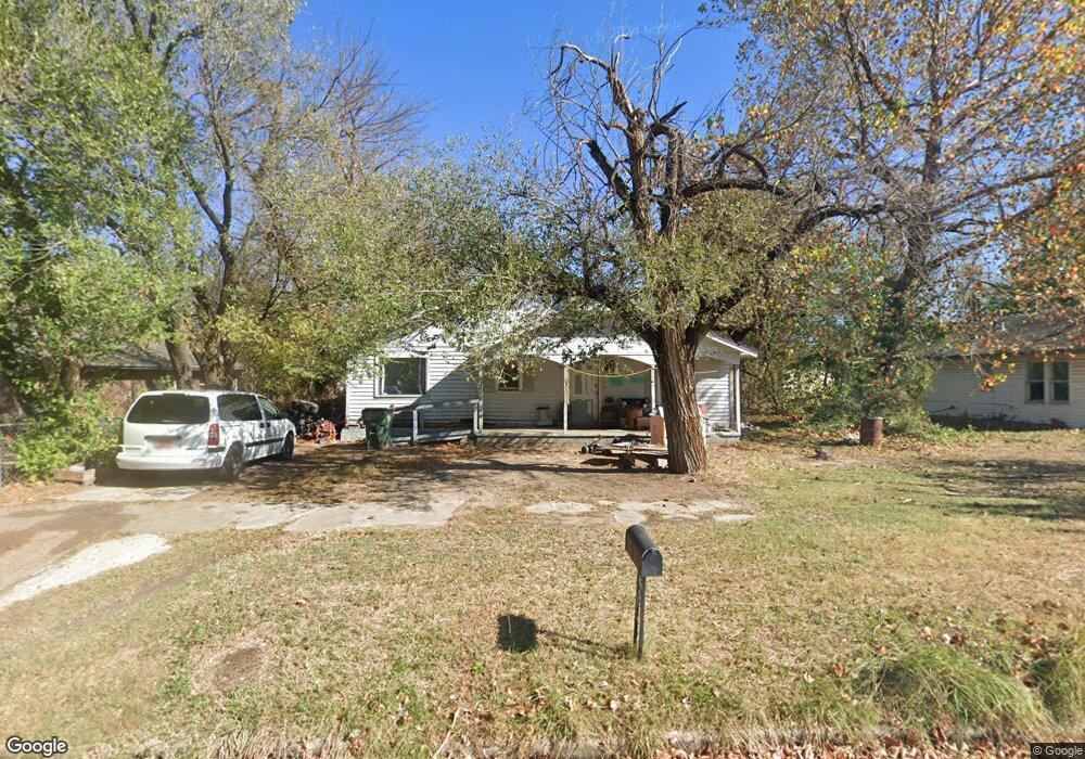 413 N Taft Ave, Okmulgee, OK 74447 - photo 1