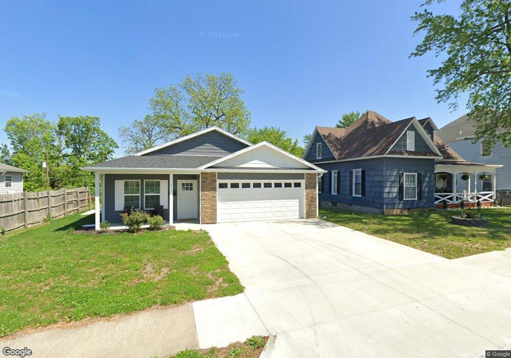 917 W Rollins St, Moberly, MO 65270 - photo 1