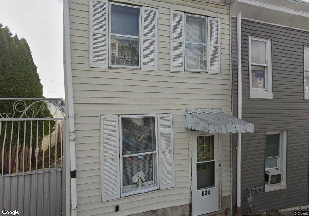 558 Maple St, Reading, PA 19602 - photo 1