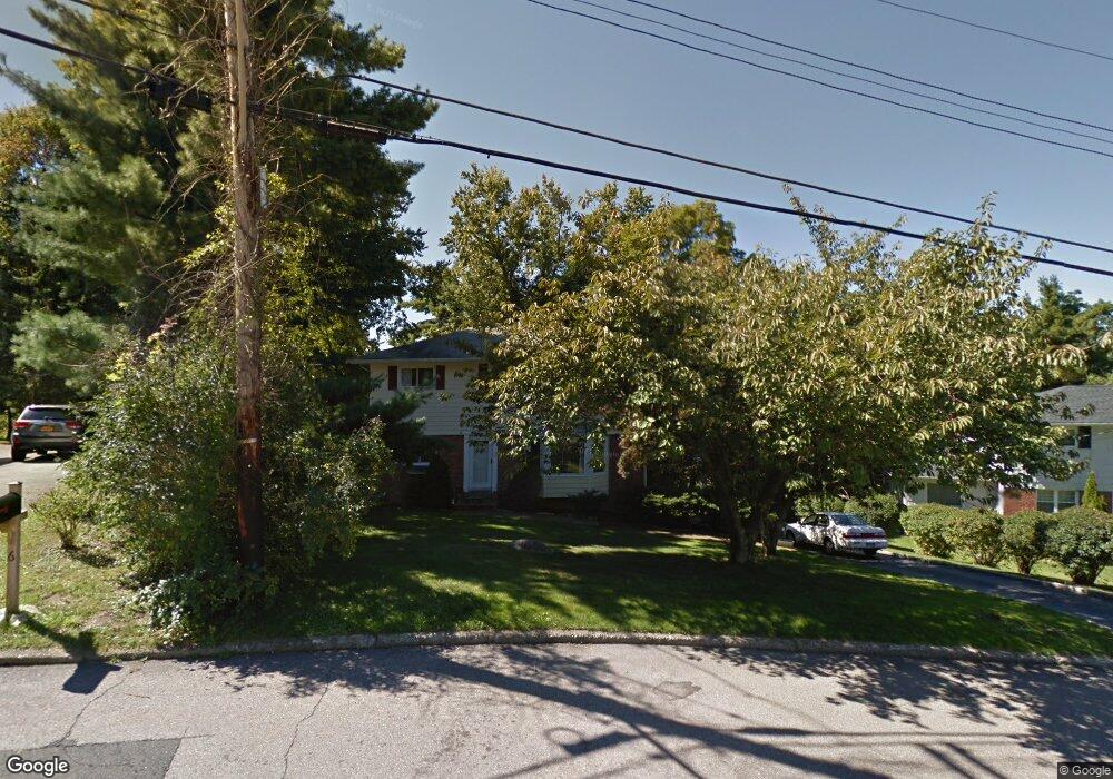 4 Stonegate Rd, Ossining, NY 10562 - photo 1