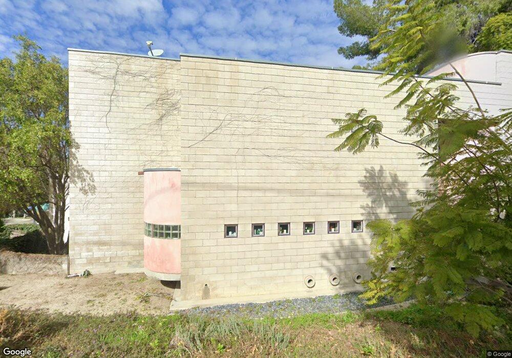 5020 Calatrana Dr, Woodland Hills, CA 91364 - photo 1