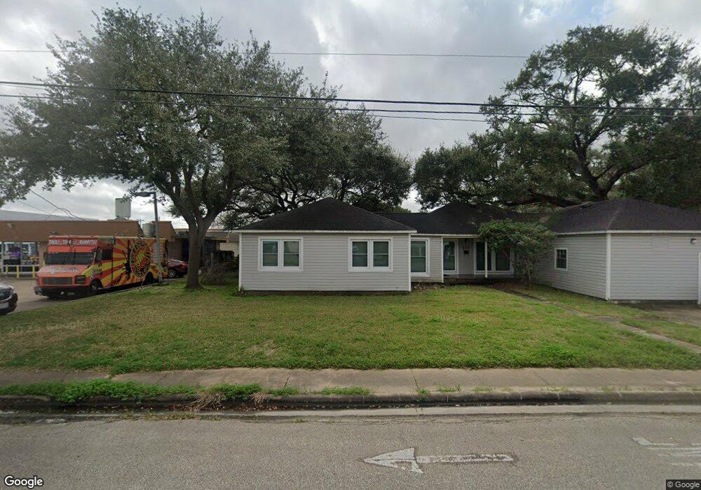 111 W Adoue St, Alvin, TX 77511 - photo 1