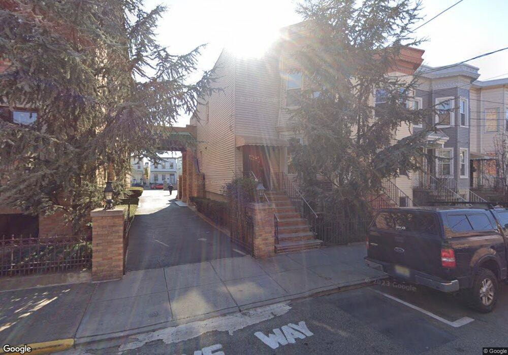 527 45th St, Union City, NJ 07087 - photo 1