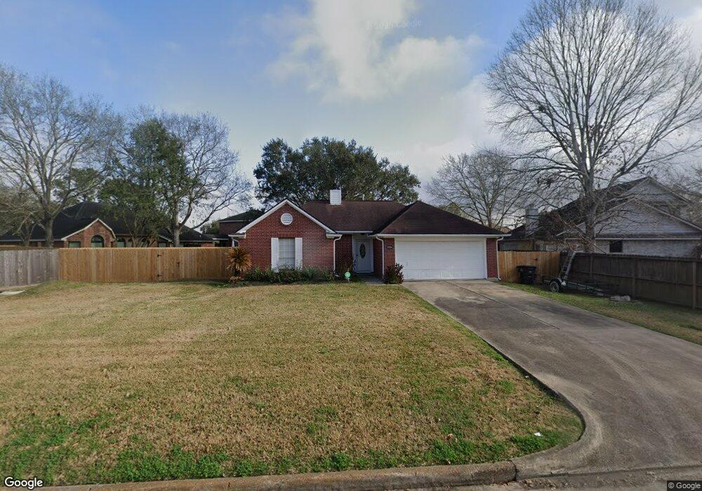 2704 Quail Run Dr, Alvin, TX 77511 - photo 1