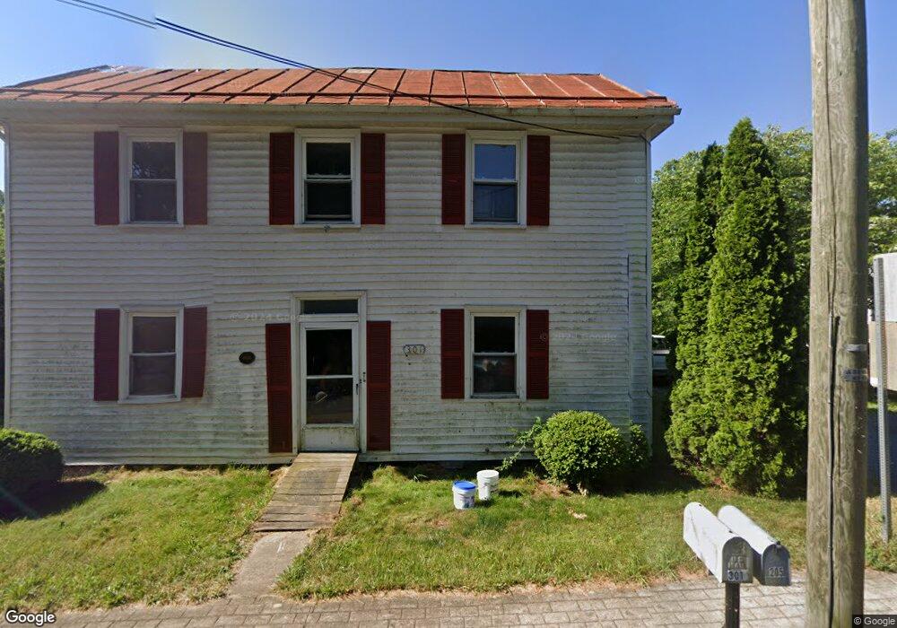 301 Water St, Edinburg, VA 22824 - photo 1