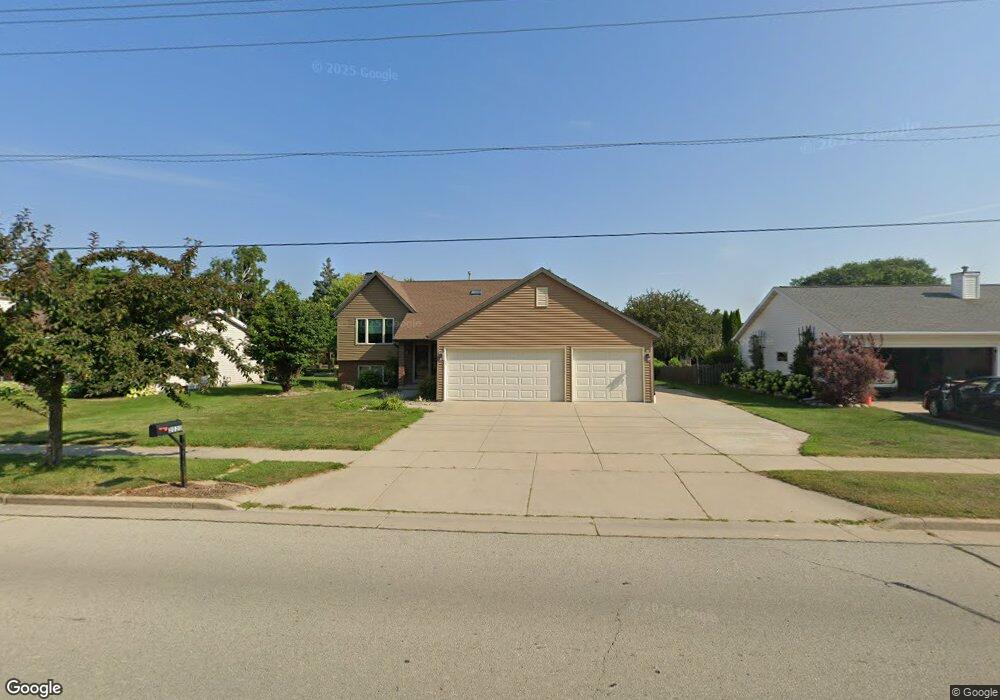 2020 W Capitol Dr, Appleton, WI 54914 - photo 1