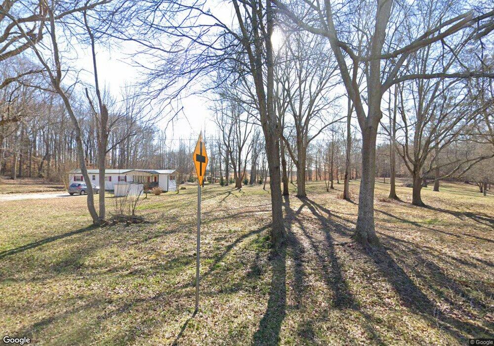 1907 N Fairview Rd, Lavonia, GA 30553 - photo 1