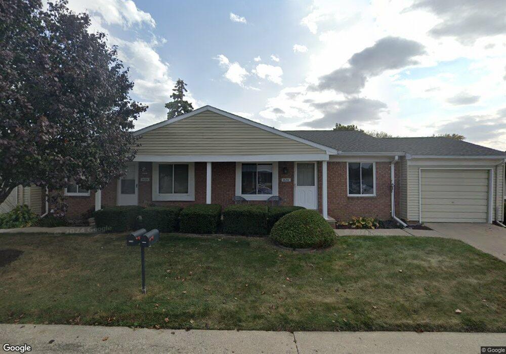 29457 W Brittany Ct, Roseville, MI 48066 - photo 1