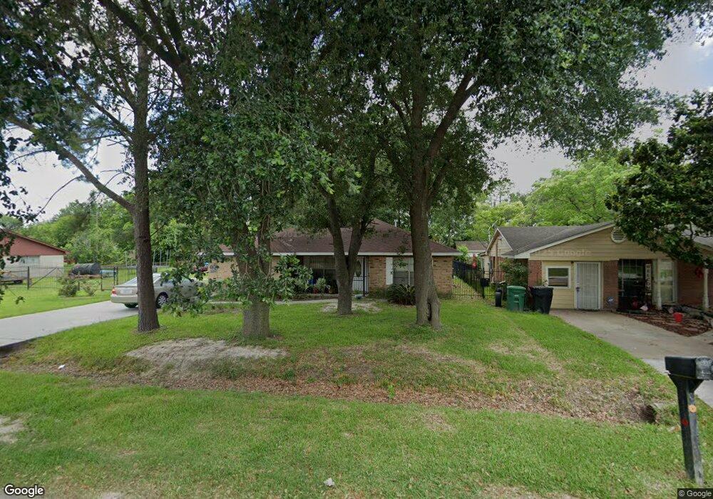 8613 Observatory St, Houston, TX 77088 - photo 1