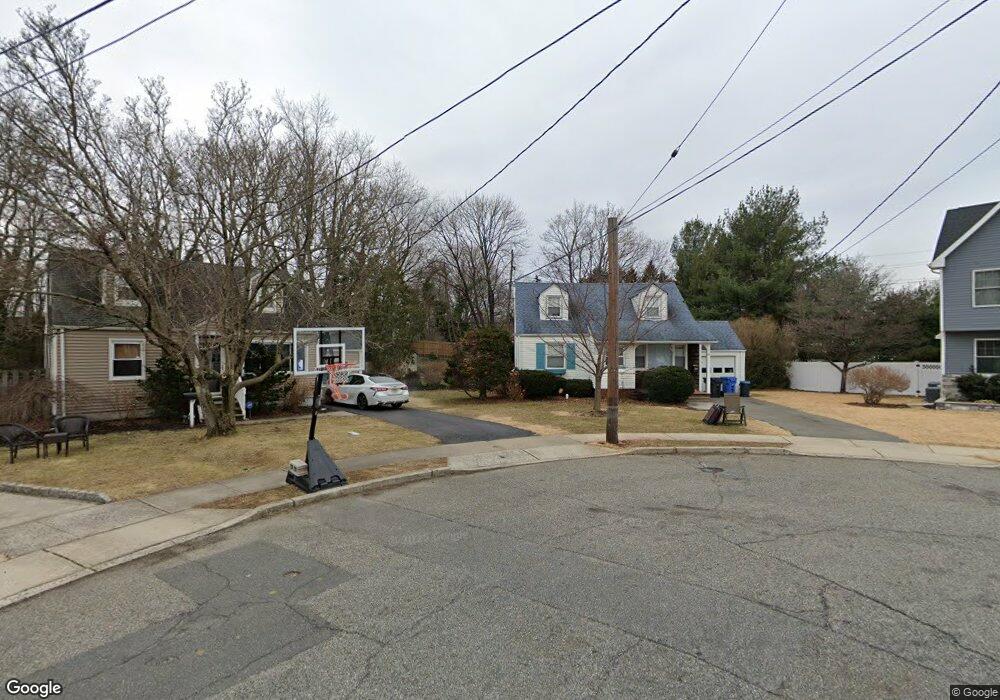 10 Robert Cir, Metuchen, NJ 08840 - photo 1