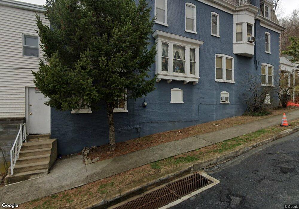 1652 Mineral Spring Rd, Reading, PA 19602 - photo 1