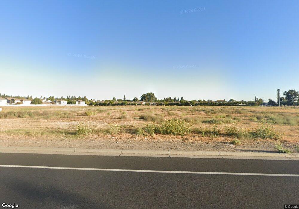 2907 W F St, Oakdale, CA 95361 - photo 1