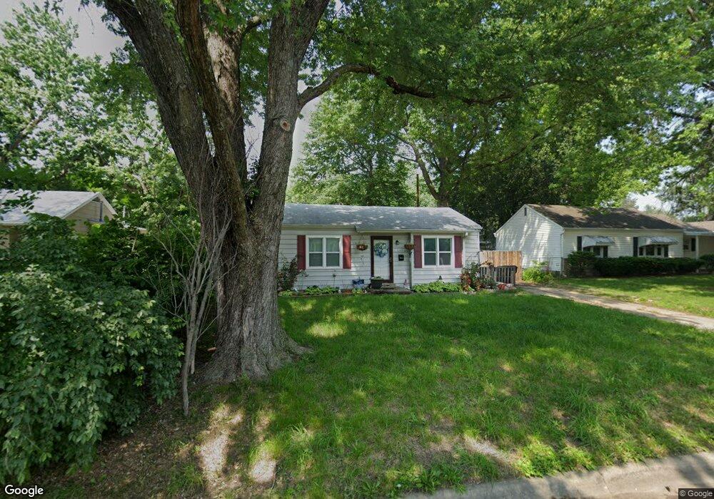 2215 SW Boswell Ct, Topeka, KS 66611 - photo 1