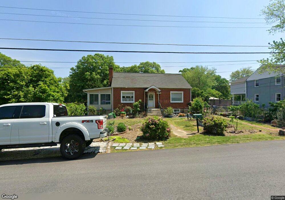 6719 Oak Dr, Alexandria, VA 22306 - photo 1