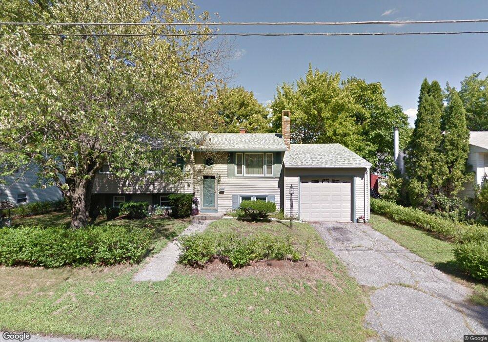 10 Kingston Dr, Nashua, NH 03060 - photo 1