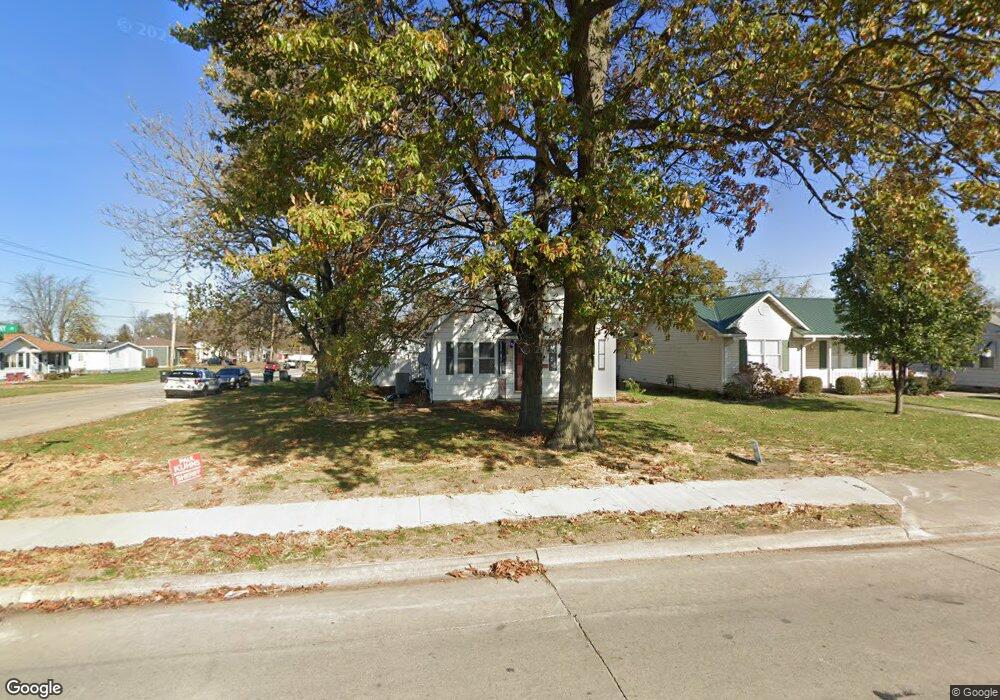 1108 W Saint Anthony Ave, Effingham, IL 62401 - photo 1