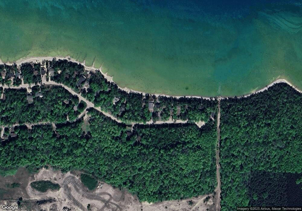 6183 9 Mile Pointe Dr, Charlevoix, MI 49720 - photo 1