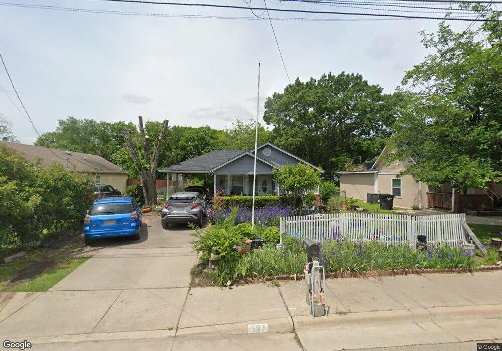 207 Elmo St, Cleburne, TX 76031 - photo 1