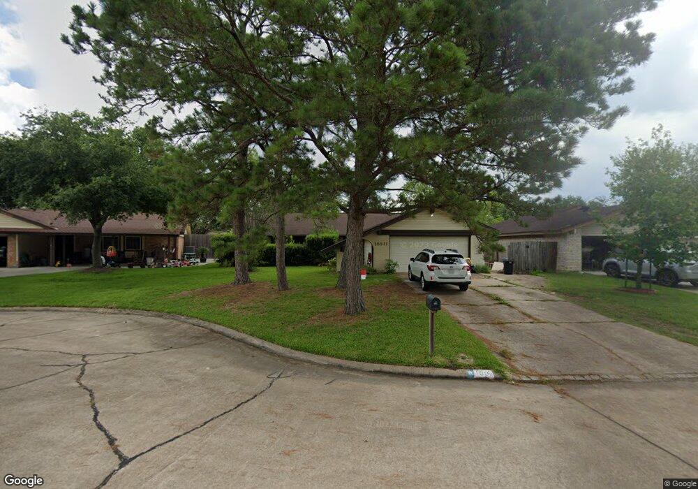 16911 Worden Ln, Friendswood, TX 77546 - photo 1