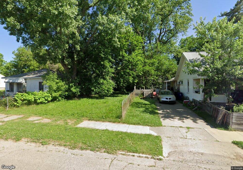 135 E Belvidere Ave, Flint, MI 48503 - photo 1