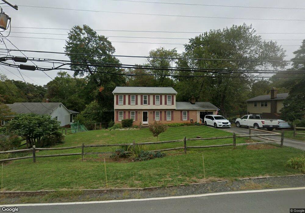 2439 Flint Hill Rd, Vienna, VA 22181 - photo 1