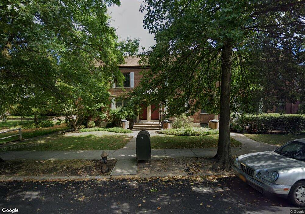 6985 Park Dr E unit B, Flushing, NY 11367 - photo 1