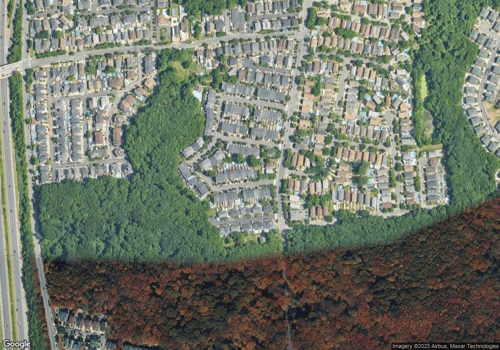 204 Pembrook Loop, Staten Island, NY 10309 - photo 1