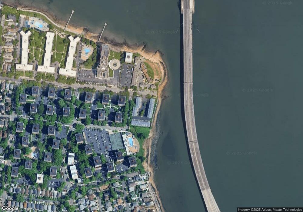 16848 Powells Cove Blvd unit 22, Whitestone, NY 11357 - photo 1