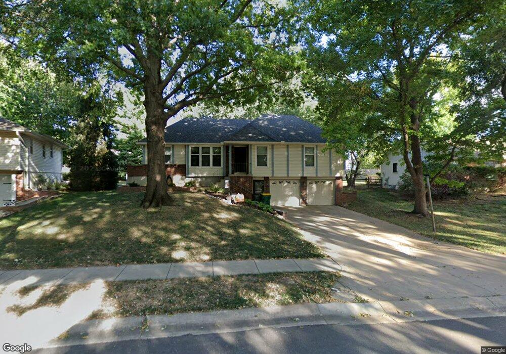 6221 Hallet St, Shawnee, KS 66216 - photo 1