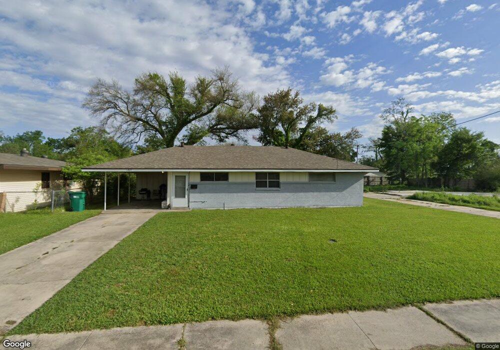 1405 Meadow Dr, Lake Charles, LA 70607 - photo 1