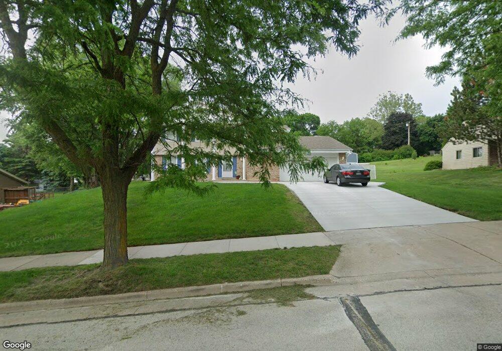 1931 Fieldcrest Ln, Waukesha, WI 53186 - photo 1