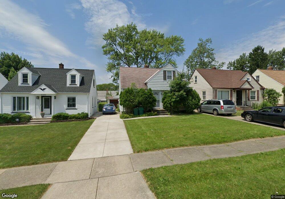 5326 Hollywood Ave, Maple Heights, OH 44137 - photo 1