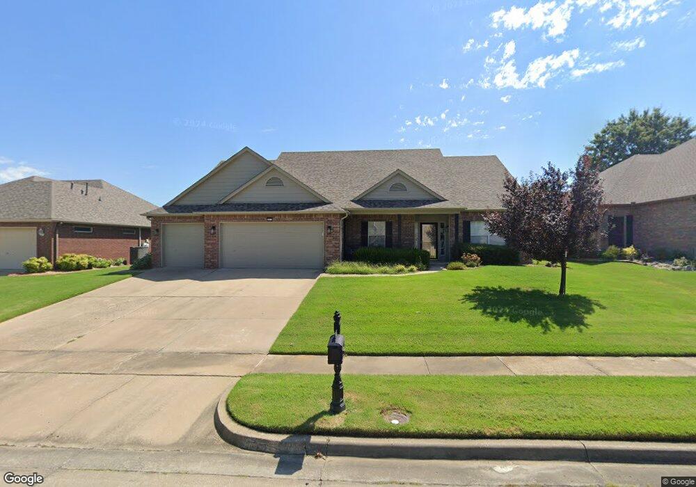 4413 S Redbud Ave, Broken Arrow, OK 74011 - photo 1