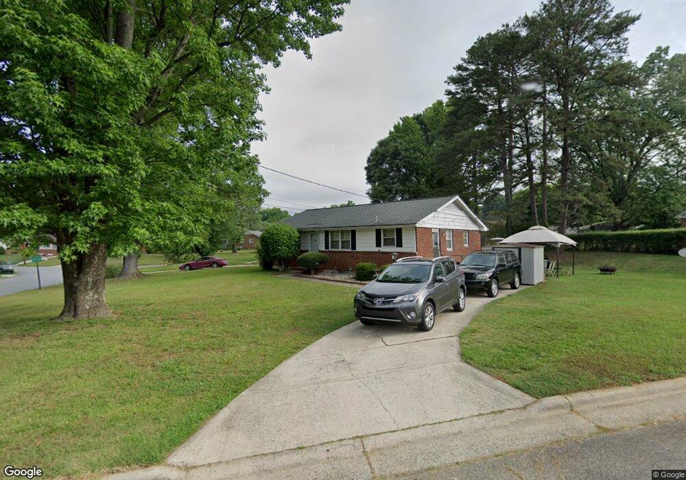 1910 Potomac Dr, Greensboro, NC 27403 - photo 1