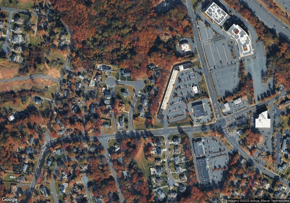 8 Kerr Ln, Matawan, NJ 07747 - photo 1