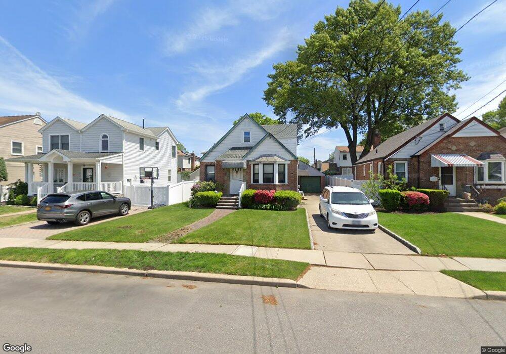 251 Commonwealth St, Franklin Square, NY 11010 - photo 1