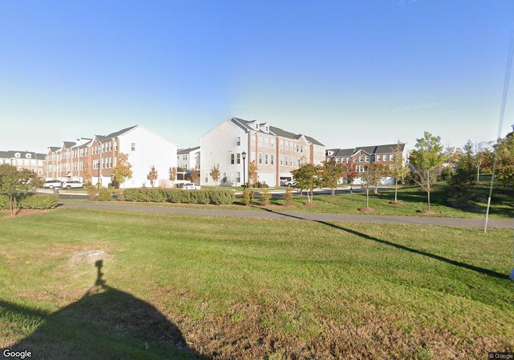 42265 Lancaster Woods Square, Chantilly, VA 20152 - photo 1