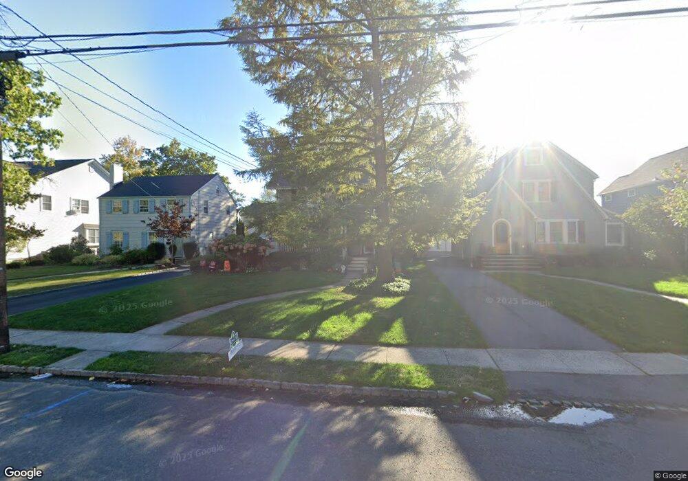 735 Embree Crescent, Westfield, NJ 07090 - photo 1