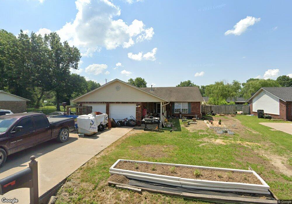 204 E Olney St, Chouteau, OK 74337 - photo 1