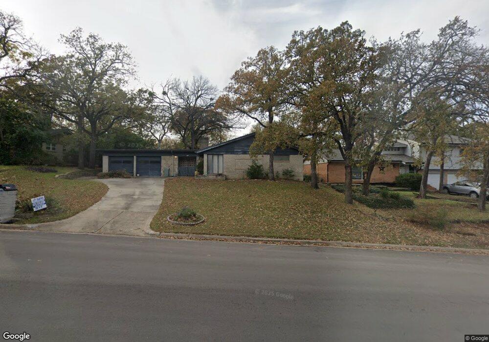 909 Wade Dr, Bedford, TX 76022 - photo 1