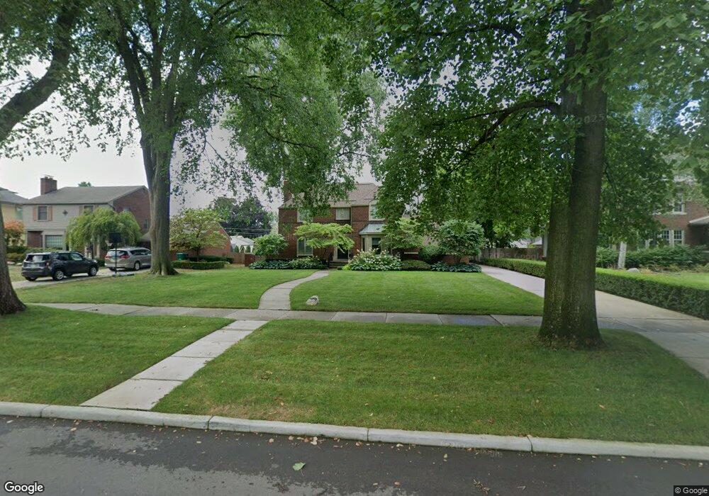 1045 Balfour St, Grosse Pointe Park, MI 48230 - photo 1