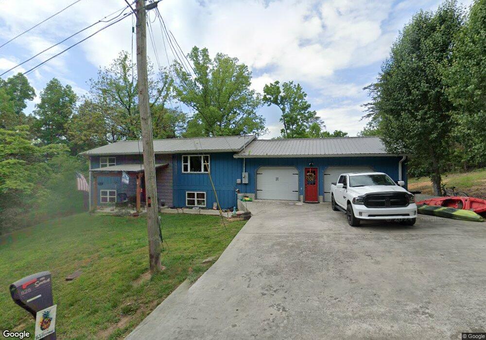 828 Bradley Ave, La Fayette, GA 30728 - photo 1