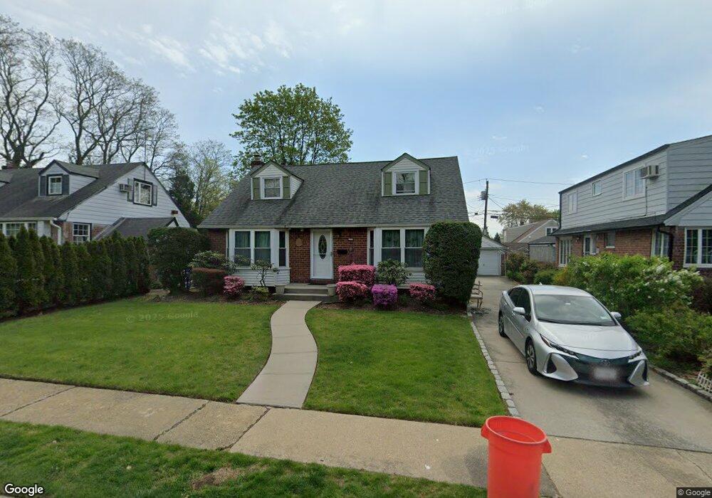 194 Hillside Ave, Mineola, NY 11501 - photo 1