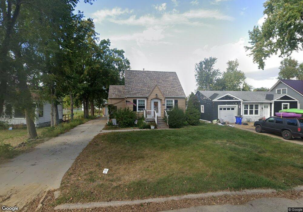 2912 Iowa Ave SE, Cedar Rapids, IA 52403 - photo 1