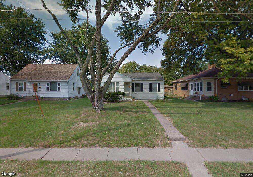 1624 Cedar St, Davenport, IA 52804 - photo 1