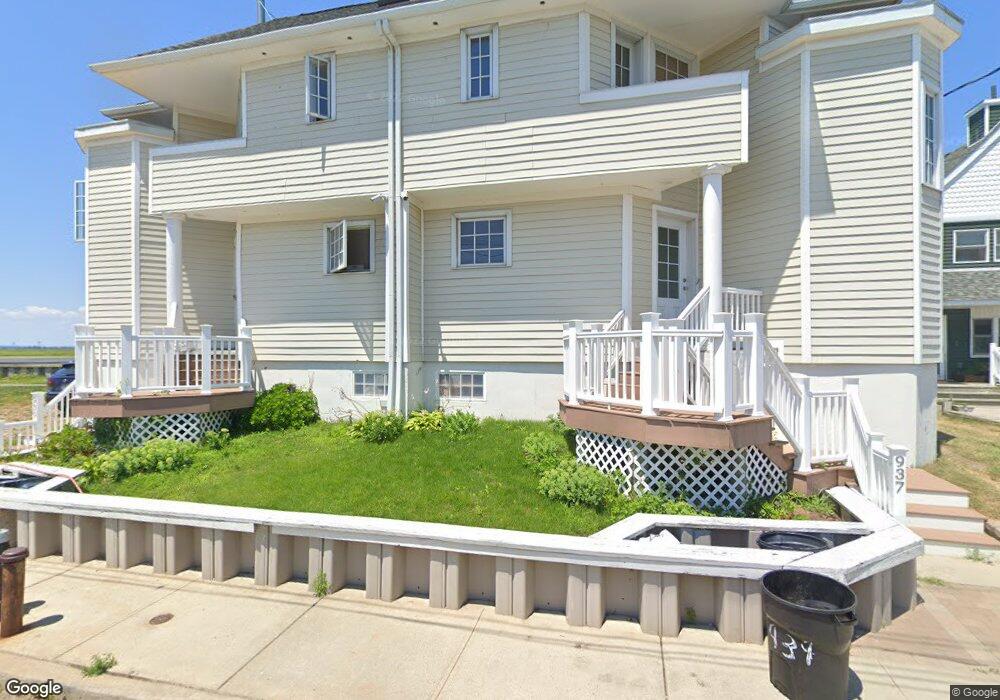 937 Shad Creek Rd, Broad Channel, NY 11693 - photo 1