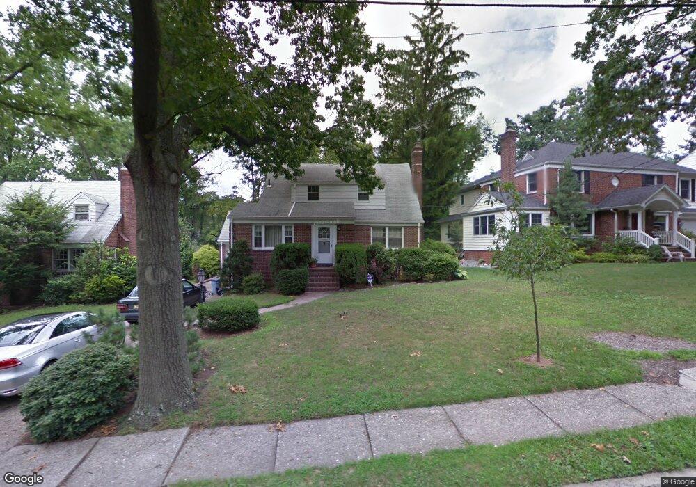 685 Forest Ave, Teaneck, NJ 07666 - photo 1