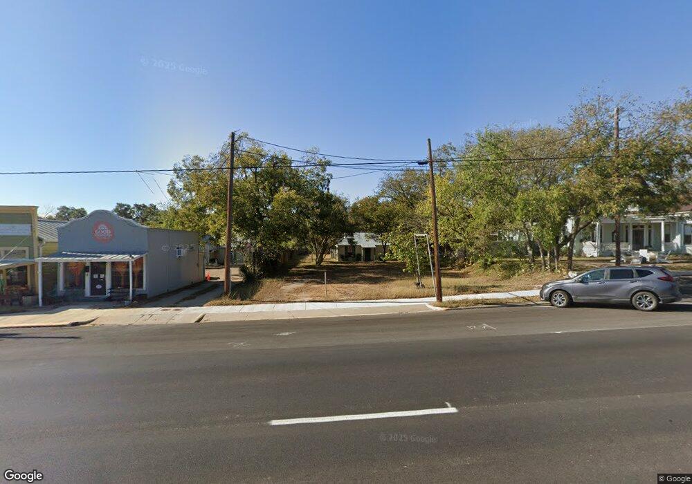 617 W Main St, Fredericksburg, TX 78624 - photo 1