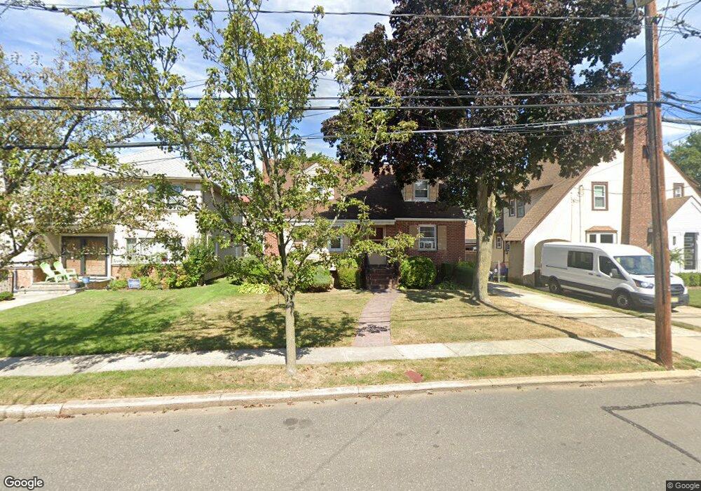 412 Arbuckle Ave, Cedarhurst, NY 11516 - photo 1