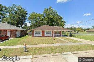 2520 Riverbend Dr, Violet, LA 70092
